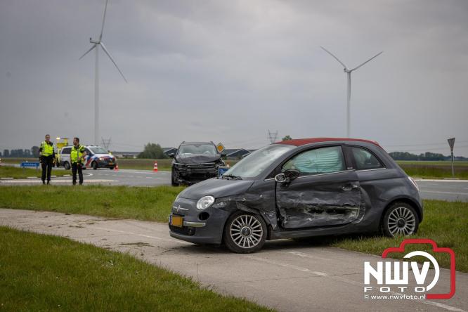 Een persoon voor controle mee naar het ziekenhuis na ongeval door voorrangsfout Elburgerweg met de Hondweg. - &copy; NWVFoto.nl