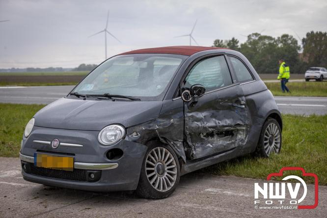 Een persoon voor controle mee naar het ziekenhuis na ongeval door voorrangsfout Elburgerweg met de Hondweg. - &copy; NWVFoto.nl
