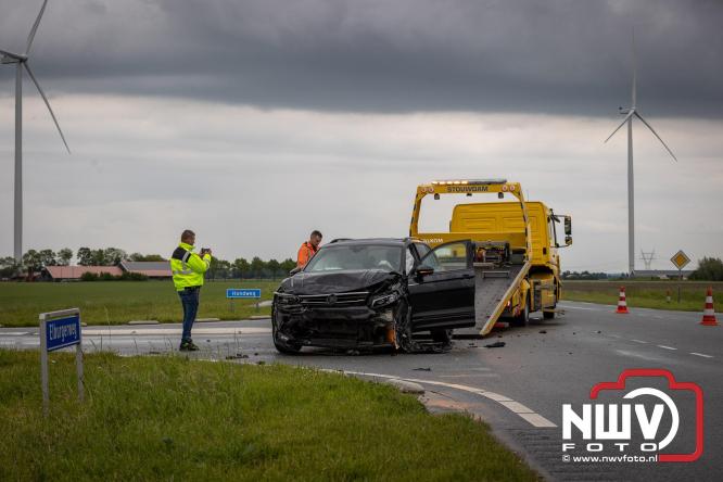 Een persoon voor controle mee naar het ziekenhuis na ongeval door voorrangsfout Elburgerweg met de Hondweg. - &copy; NWVFoto.nl