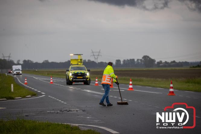 Een persoon voor controle mee naar het ziekenhuis na ongeval door voorrangsfout Elburgerweg met de Hondweg. - &copy; NWVFoto.nl
