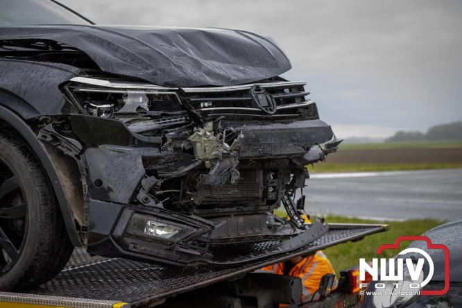 Een persoon voor controle mee naar het ziekenhuis na ongeval door voorrangsfout Elburgerweg met de Hondweg. - &copy; NWVFoto.nl