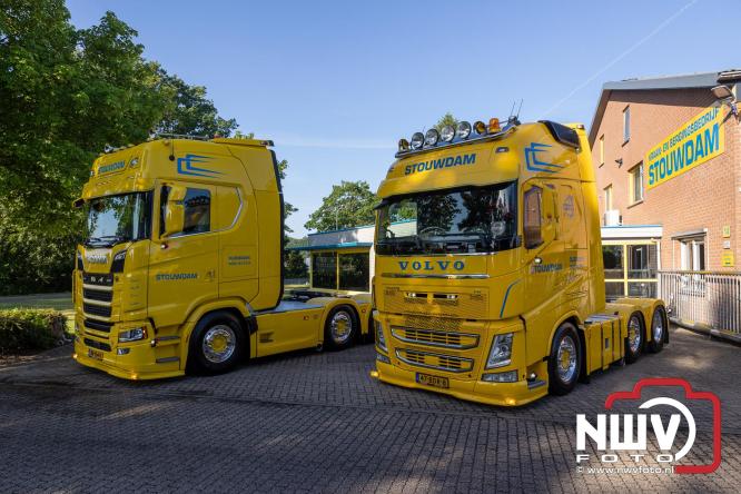 Kranen, trucks en bergingsvoertuigen stelen de show tijdens jubileumfeest van Kraan- en Bergingsbedrijf Stouwdam in Oldebroek. - &copy; NWVFoto.nl