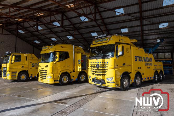 Kranen, trucks en bergingsvoertuigen stelen de show tijdens jubileumfeest van Kraan- en Bergingsbedrijf Stouwdam in Oldebroek. - &copy; NWVFoto.nl