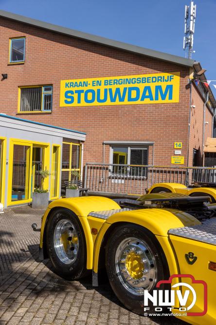 Kranen, trucks en bergingsvoertuigen stelen de show tijdens jubileumfeest van Kraan- en Bergingsbedrijf Stouwdam in Oldebroek. - &copy; NWVFoto.nl