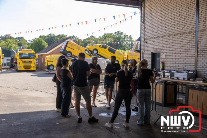 Kranen, trucks en bergingsvoertuigen stelen de show tijdens jubileumfeest van Kraan- en Bergingsbedrijf Stouwdam in Oldebroek. - &copy; NWVFoto.nl