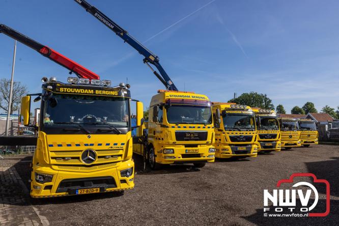 Kranen, trucks en bergingsvoertuigen stelen de show tijdens jubileumfeest van Kraan- en Bergingsbedrijf Stouwdam in Oldebroek. - &copy; NWVFoto.nl