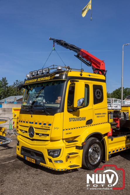 Kranen, trucks en bergingsvoertuigen stelen de show tijdens jubileumfeest van Kraan- en Bergingsbedrijf Stouwdam in Oldebroek. - &copy; NWVFoto.nl