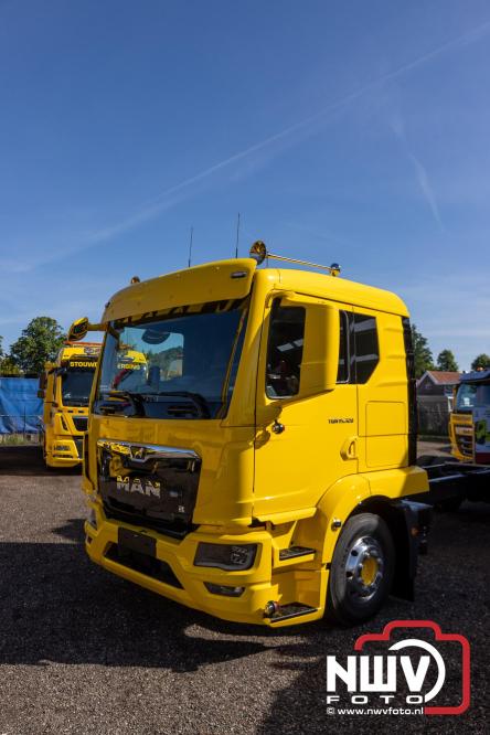 Kranen, trucks en bergingsvoertuigen stelen de show tijdens jubileumfeest van Kraan- en Bergingsbedrijf Stouwdam in Oldebroek. - &copy; NWVFoto.nl