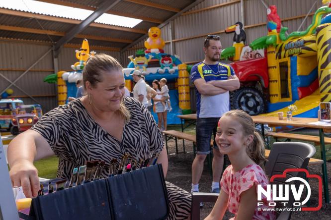 Kranen, trucks en bergingsvoertuigen stelen de show tijdens jubileumfeest van Kraan- en Bergingsbedrijf Stouwdam in Oldebroek. - &copy; NWVFoto.nl