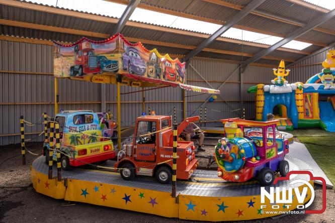 Kranen, trucks en bergingsvoertuigen stelen de show tijdens jubileumfeest van Kraan- en Bergingsbedrijf Stouwdam in Oldebroek. - &copy; NWVFoto.nl