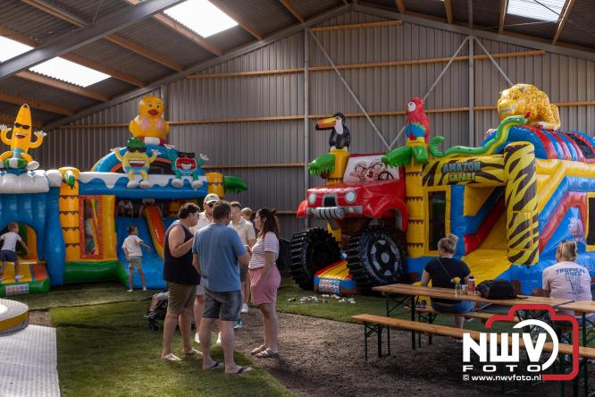 Kranen, trucks en bergingsvoertuigen stelen de show tijdens jubileumfeest van Kraan- en Bergingsbedrijf Stouwdam in Oldebroek. - &copy; NWVFoto.nl