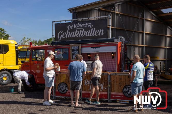 Kranen, trucks en bergingsvoertuigen stelen de show tijdens jubileumfeest van Kraan- en Bergingsbedrijf Stouwdam in Oldebroek. - &copy; NWVFoto.nl