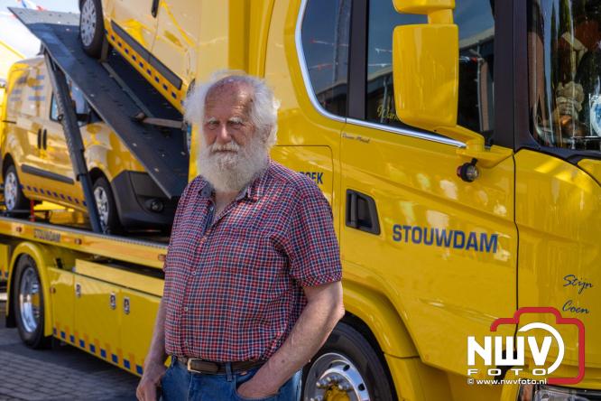Kranen, trucks en bergingsvoertuigen stelen de show tijdens jubileumfeest van Kraan- en Bergingsbedrijf Stouwdam in Oldebroek. - &copy; NWVFoto.nl