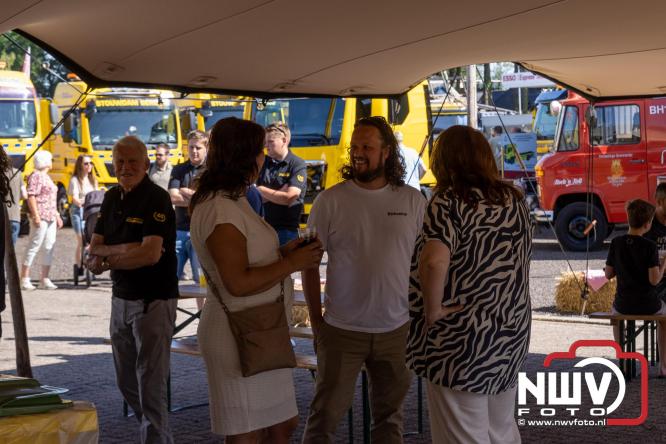 Kranen, trucks en bergingsvoertuigen stelen de show tijdens jubileumfeest van Kraan- en Bergingsbedrijf Stouwdam in Oldebroek. - &copy; NWVFoto.nl