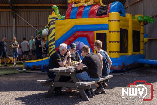 Kranen, trucks en bergingsvoertuigen stelen de show tijdens jubileumfeest van Kraan- en Bergingsbedrijf Stouwdam in Oldebroek. - &copy; NWVFoto.nl