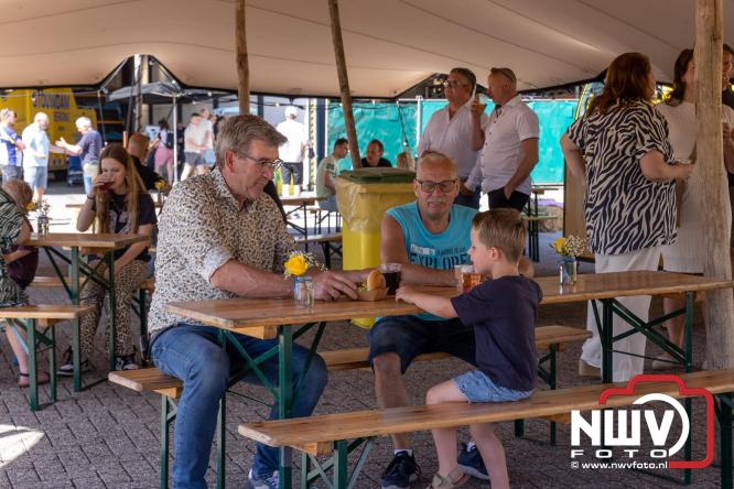 Kranen, trucks en bergingsvoertuigen stelen de show tijdens jubileumfeest van Kraan- en Bergingsbedrijf Stouwdam in Oldebroek. - &copy; NWVFoto.nl