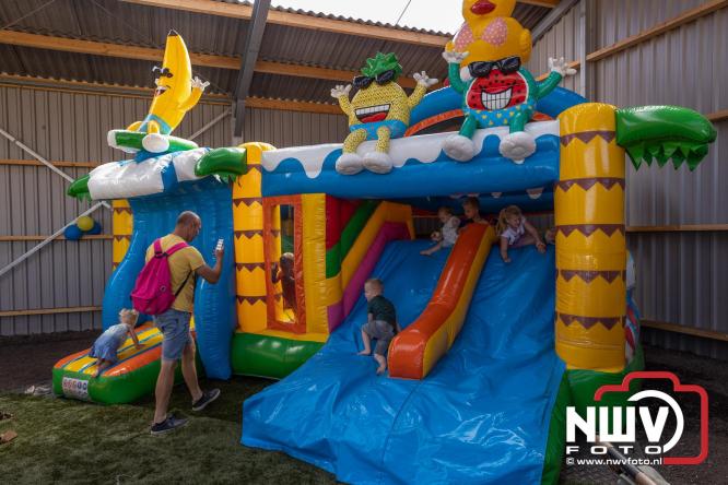 Kranen, trucks en bergingsvoertuigen stelen de show tijdens jubileumfeest van Kraan- en Bergingsbedrijf Stouwdam in Oldebroek. - &copy; NWVFoto.nl