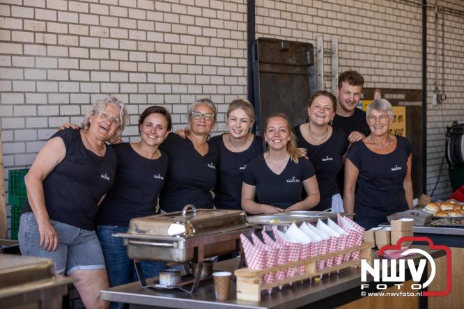 Kranen, trucks en bergingsvoertuigen stelen de show tijdens jubileumfeest van Kraan- en Bergingsbedrijf Stouwdam in Oldebroek. - &copy; NWVFoto.nl