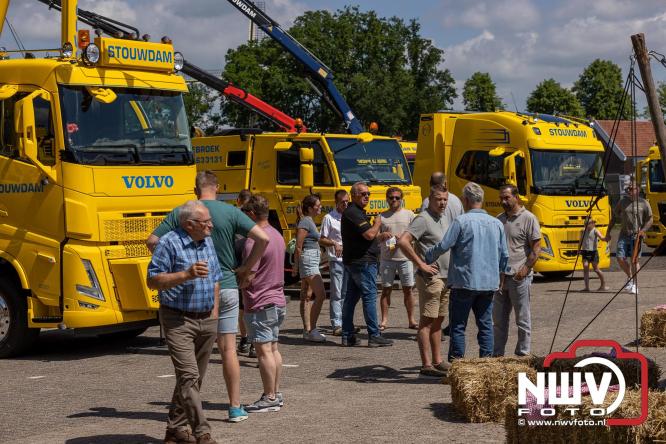 Kranen, trucks en bergingsvoertuigen stelen de show tijdens jubileumfeest van Kraan- en Bergingsbedrijf Stouwdam in Oldebroek. - &copy; NWVFoto.nl