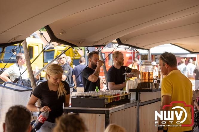 Kranen, trucks en bergingsvoertuigen stelen de show tijdens jubileumfeest van Kraan- en Bergingsbedrijf Stouwdam in Oldebroek. - &copy; NWVFoto.nl