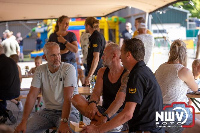 Kranen, trucks en bergingsvoertuigen stelen de show tijdens jubileumfeest van Kraan- en Bergingsbedrijf Stouwdam in Oldebroek. - &copy; NWVFoto.nl