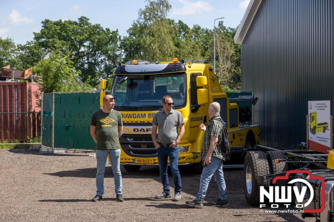 Kranen, trucks en bergingsvoertuigen stelen de show tijdens jubileumfeest van Kraan- en Bergingsbedrijf Stouwdam in Oldebroek. - &copy; NWVFoto.nl