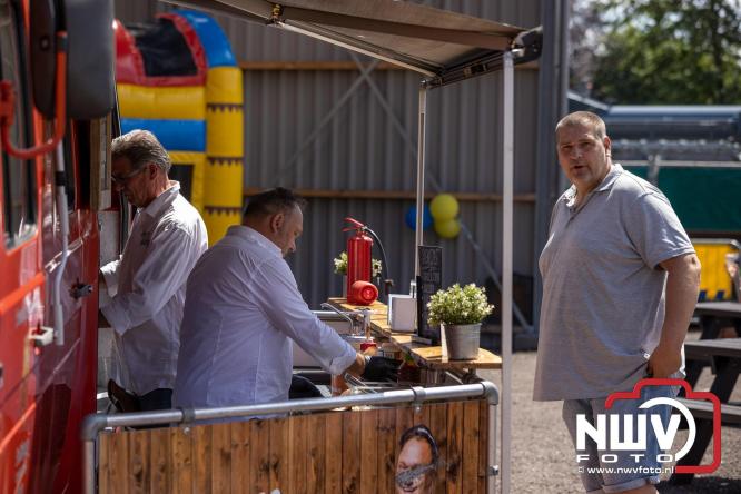 Kranen, trucks en bergingsvoertuigen stelen de show tijdens jubileumfeest van Kraan- en Bergingsbedrijf Stouwdam in Oldebroek. - &copy; NWVFoto.nl