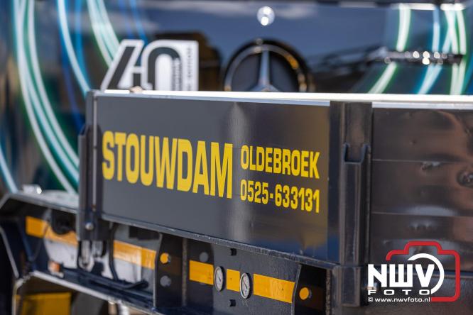 Kranen, trucks en bergingsvoertuigen stelen de show tijdens jubileumfeest van Kraan- en Bergingsbedrijf Stouwdam in Oldebroek. - &copy; NWVFoto.nl