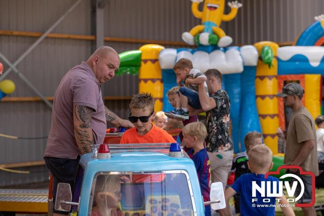 Kranen, trucks en bergingsvoertuigen stelen de show tijdens jubileumfeest van Kraan- en Bergingsbedrijf Stouwdam in Oldebroek. - &copy; NWVFoto.nl