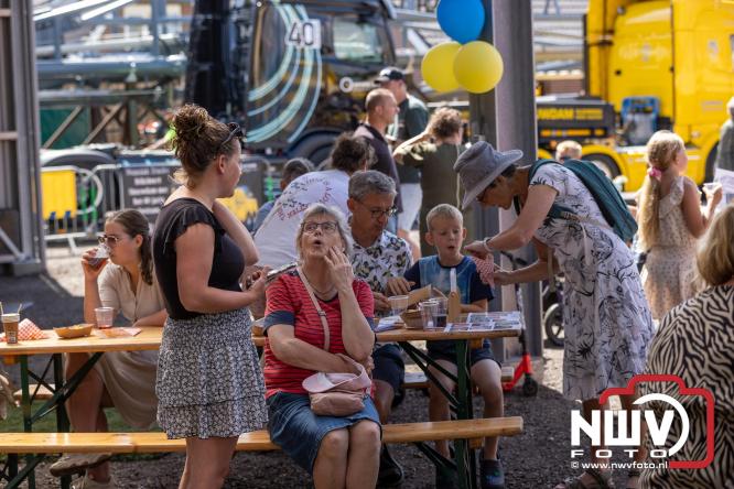 Kranen, trucks en bergingsvoertuigen stelen de show tijdens jubileumfeest van Kraan- en Bergingsbedrijf Stouwdam in Oldebroek. - &copy; NWVFoto.nl