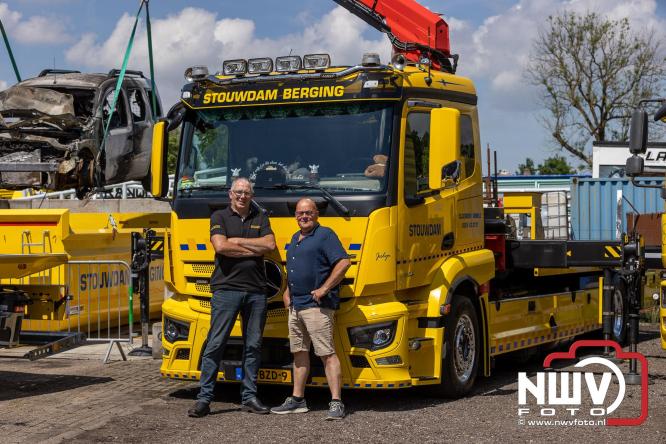 Kranen, trucks en bergingsvoertuigen stelen de show tijdens jubileumfeest van Kraan- en Bergingsbedrijf Stouwdam in Oldebroek. - &copy; NWVFoto.nl