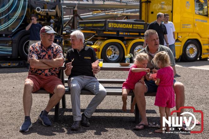 Kranen, trucks en bergingsvoertuigen stelen de show tijdens jubileumfeest van Kraan- en Bergingsbedrijf Stouwdam in Oldebroek. - &copy; NWVFoto.nl