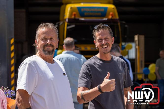 Kranen, trucks en bergingsvoertuigen stelen de show tijdens jubileumfeest van Kraan- en Bergingsbedrijf Stouwdam in Oldebroek. - &copy; NWVFoto.nl