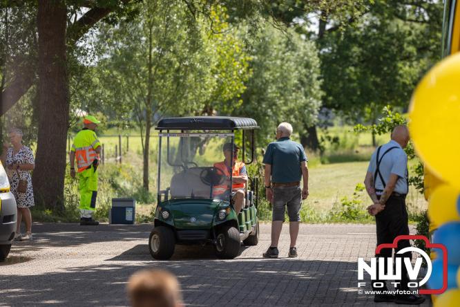 Kranen, trucks en bergingsvoertuigen stelen de show tijdens jubileumfeest van Kraan- en Bergingsbedrijf Stouwdam in Oldebroek. - &copy; NWVFoto.nl