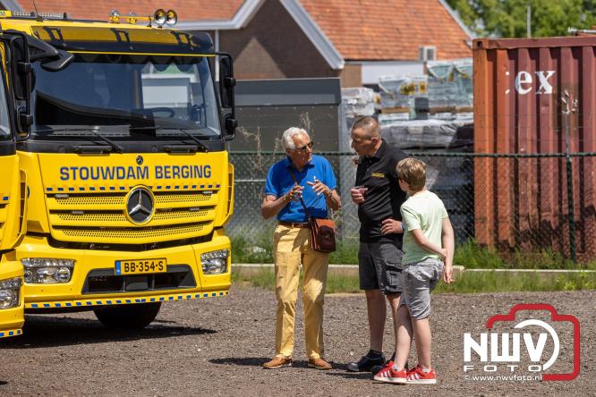 Kranen, trucks en bergingsvoertuigen stelen de show tijdens jubileumfeest van Kraan- en Bergingsbedrijf Stouwdam in Oldebroek. - &copy; NWVFoto.nl