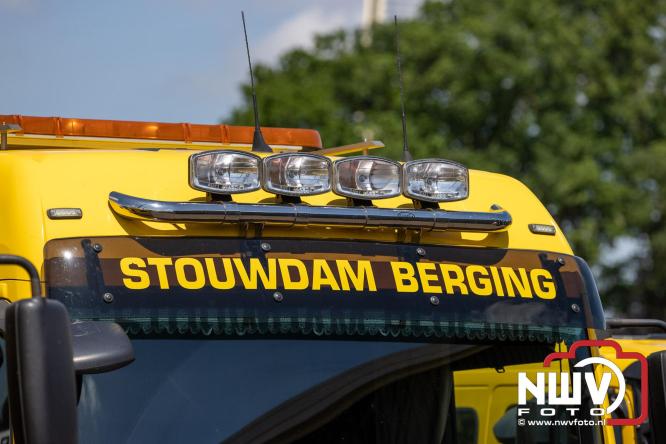 Kranen, trucks en bergingsvoertuigen stelen de show tijdens jubileumfeest van Kraan- en Bergingsbedrijf Stouwdam in Oldebroek. - &copy; NWVFoto.nl