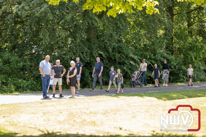 Kranen, trucks en bergingsvoertuigen stelen de show tijdens jubileumfeest van Kraan- en Bergingsbedrijf Stouwdam in Oldebroek. - &copy; NWVFoto.nl