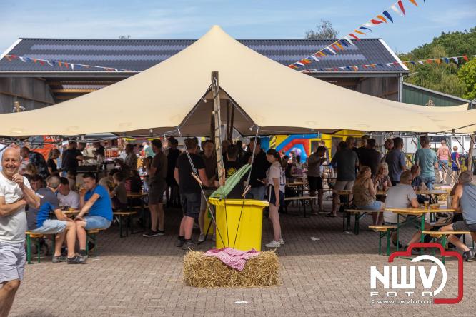 Kranen, trucks en bergingsvoertuigen stelen de show tijdens jubileumfeest van Kraan- en Bergingsbedrijf Stouwdam in Oldebroek. - &copy; NWVFoto.nl