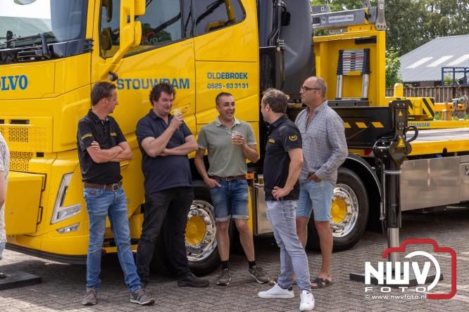 Kranen, trucks en bergingsvoertuigen stelen de show tijdens jubileumfeest van Kraan- en Bergingsbedrijf Stouwdam in Oldebroek. - &copy; NWVFoto.nl