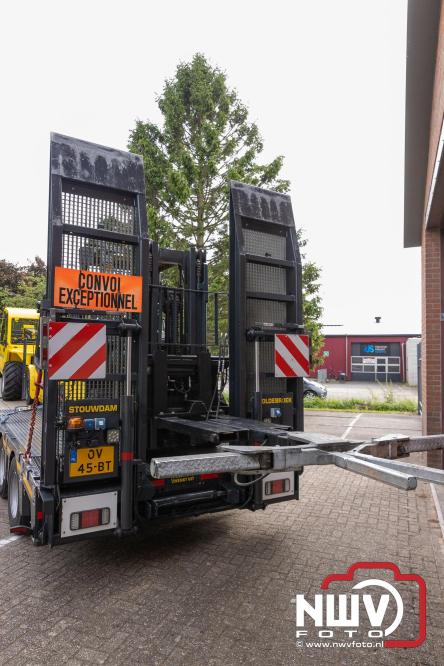 Kranen, trucks en bergingsvoertuigen stelen de show tijdens jubileumfeest van Kraan- en Bergingsbedrijf Stouwdam in Oldebroek. - &copy; NWVFoto.nl