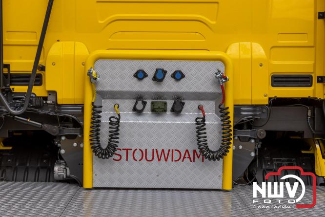 Kranen, trucks en bergingsvoertuigen stelen de show tijdens jubileumfeest van Kraan- en Bergingsbedrijf Stouwdam in Oldebroek. - &copy; NWVFoto.nl