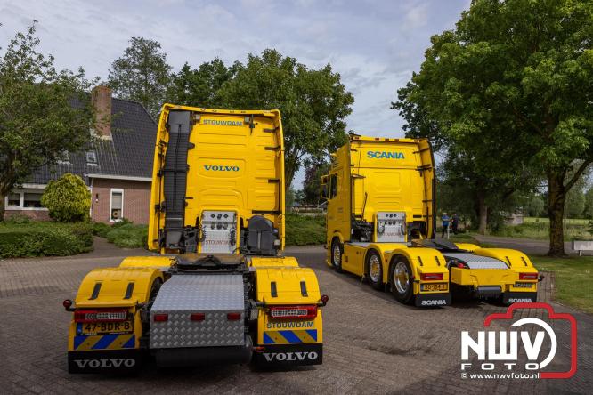Kranen, trucks en bergingsvoertuigen stelen de show tijdens jubileumfeest van Kraan- en Bergingsbedrijf Stouwdam in Oldebroek. - &copy; NWVFoto.nl