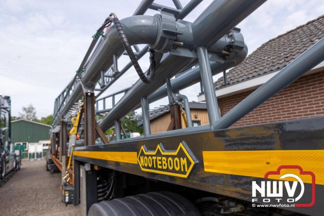 Kranen, trucks en bergingsvoertuigen stelen de show tijdens jubileumfeest van Kraan- en Bergingsbedrijf Stouwdam in Oldebroek. - &copy; NWVFoto.nl