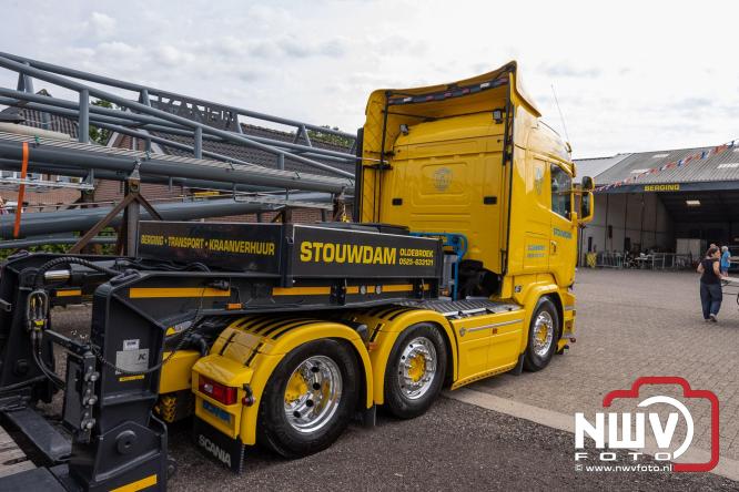 Kranen, trucks en bergingsvoertuigen stelen de show tijdens jubileumfeest van Kraan- en Bergingsbedrijf Stouwdam in Oldebroek. - &copy; NWVFoto.nl