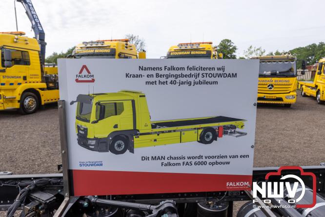 Kranen, trucks en bergingsvoertuigen stelen de show tijdens jubileumfeest van Kraan- en Bergingsbedrijf Stouwdam in Oldebroek. - &copy; NWVFoto.nl