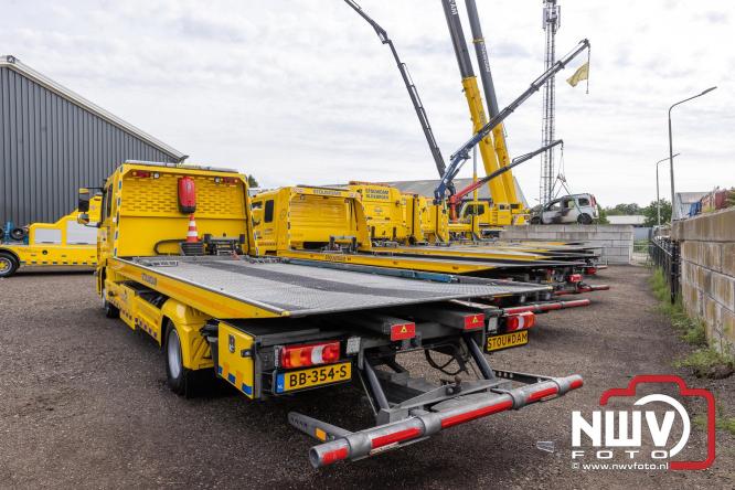 Kranen, trucks en bergingsvoertuigen stelen de show tijdens jubileumfeest van Kraan- en Bergingsbedrijf Stouwdam in Oldebroek. - &copy; NWVFoto.nl