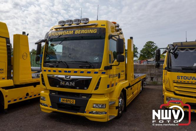 Kranen, trucks en bergingsvoertuigen stelen de show tijdens jubileumfeest van Kraan- en Bergingsbedrijf Stouwdam in Oldebroek. - &copy; NWVFoto.nl