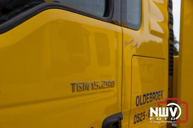 Kranen, trucks en bergingsvoertuigen stelen de show tijdens jubileumfeest van Kraan- en Bergingsbedrijf Stouwdam in Oldebroek. - &copy; NWVFoto.nl