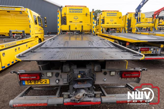 Kranen, trucks en bergingsvoertuigen stelen de show tijdens jubileumfeest van Kraan- en Bergingsbedrijf Stouwdam in Oldebroek. - &copy; NWVFoto.nl