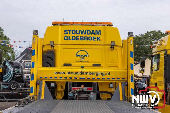 Kranen, trucks en bergingsvoertuigen stelen de show tijdens jubileumfeest van Kraan- en Bergingsbedrijf Stouwdam in Oldebroek. - &copy; NWVFoto.nl